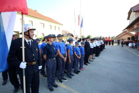100 letnica PGD Begunje  gasilska parada 36 Foto Ljubo Vukelič